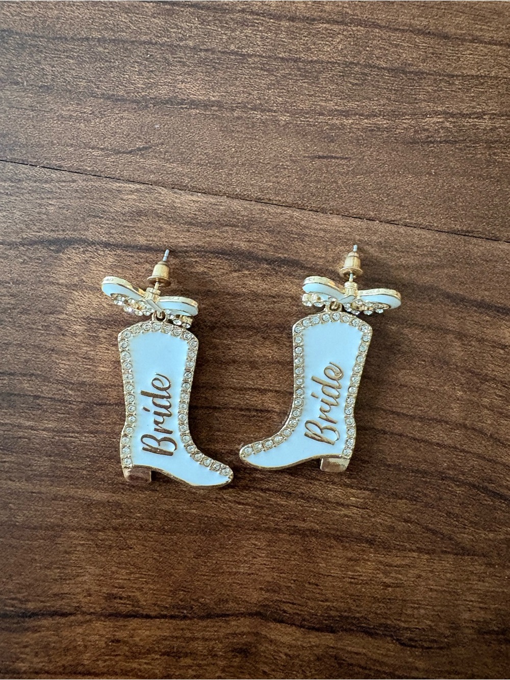 NWOT Bride Earrings